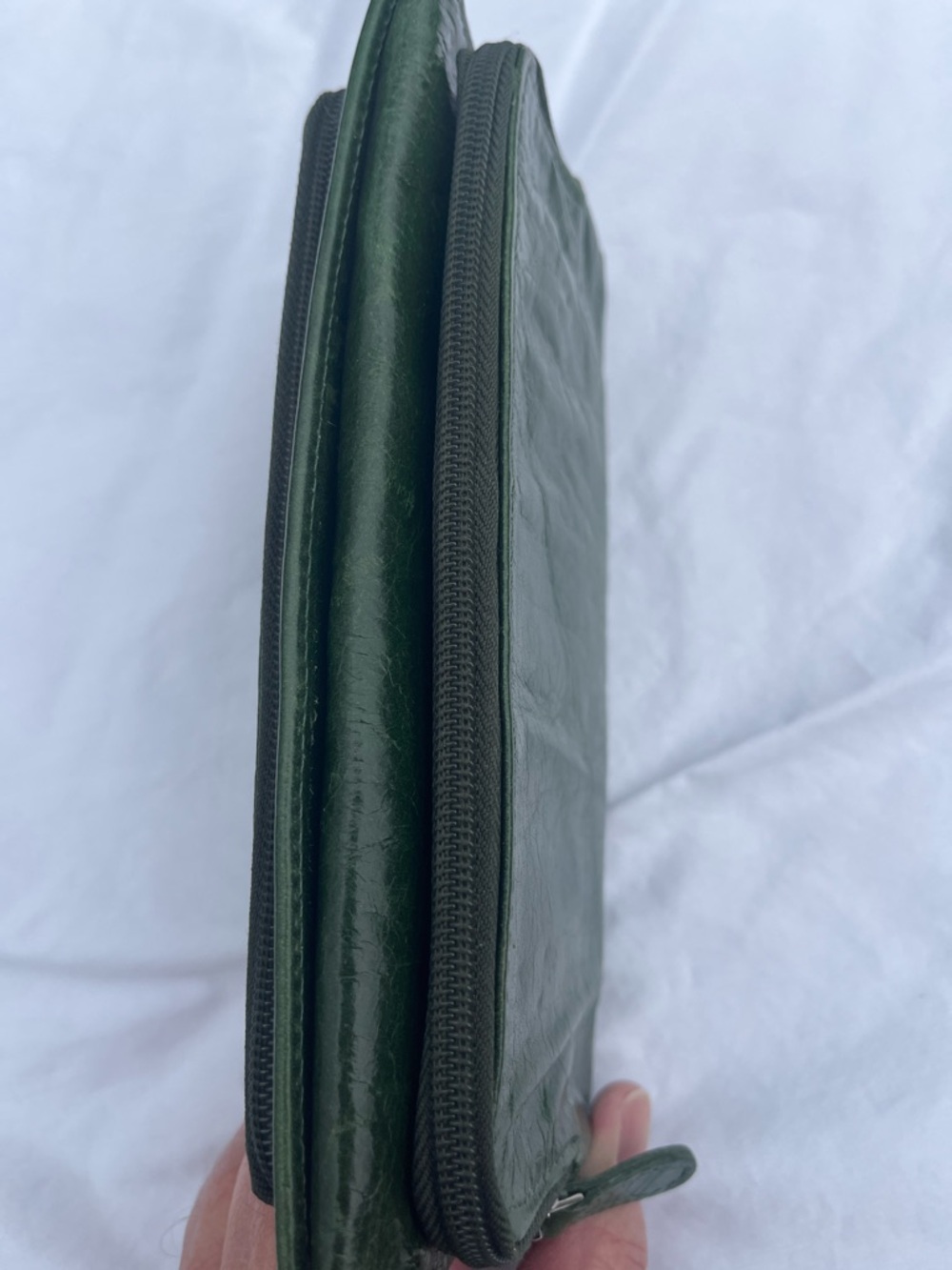 Latico forest green trifold Leather Zip Wallet Clutch - Picture 5 of 14
